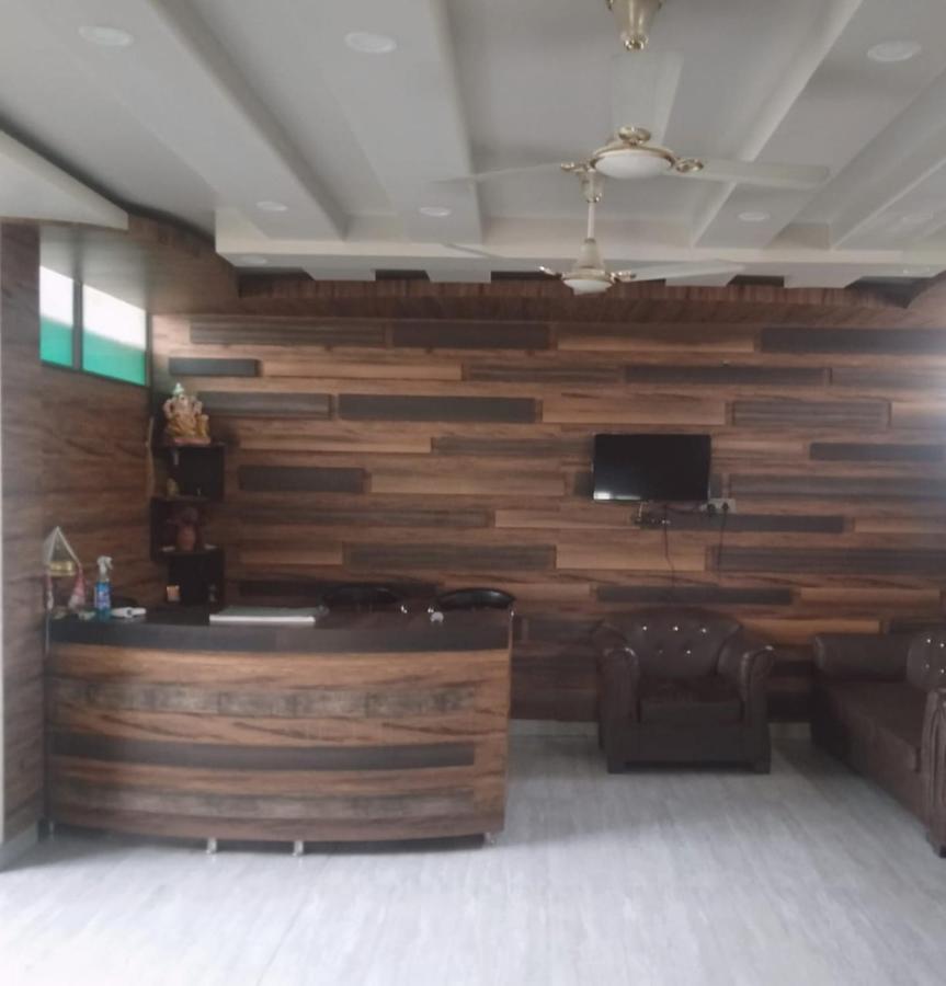 Woodland Lodge And Restaurant Ґувахаті Екстер'єр фото